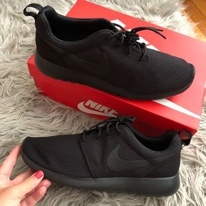 Brand new Nike Rosche Black